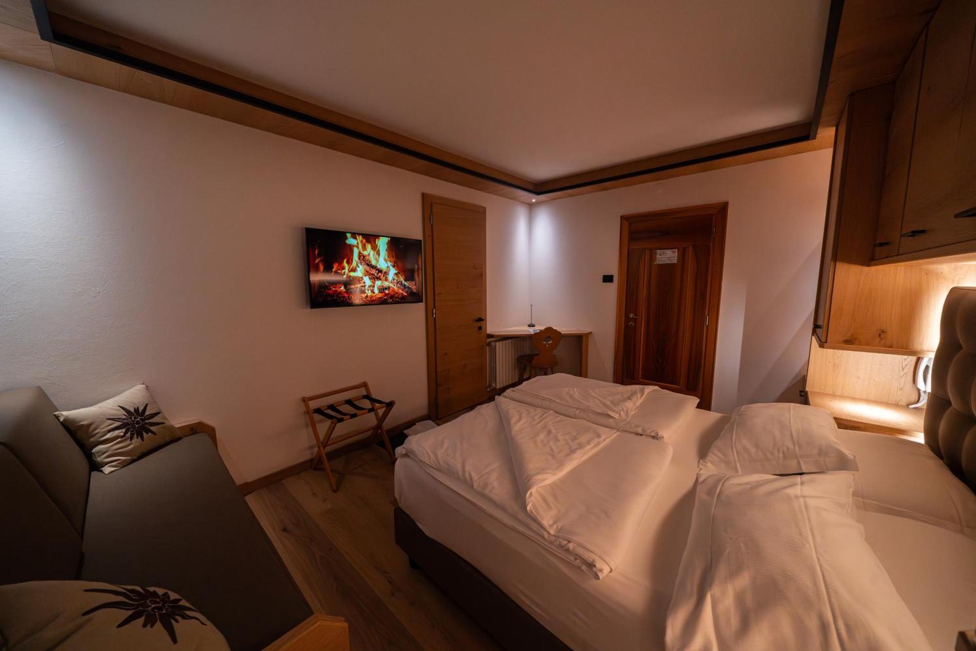 Hotel Fontana サッパーダ エクステリア 写真