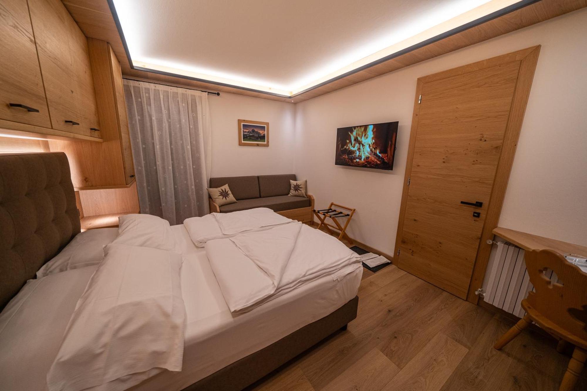 Hotel Fontana サッパーダ エクステリア 写真